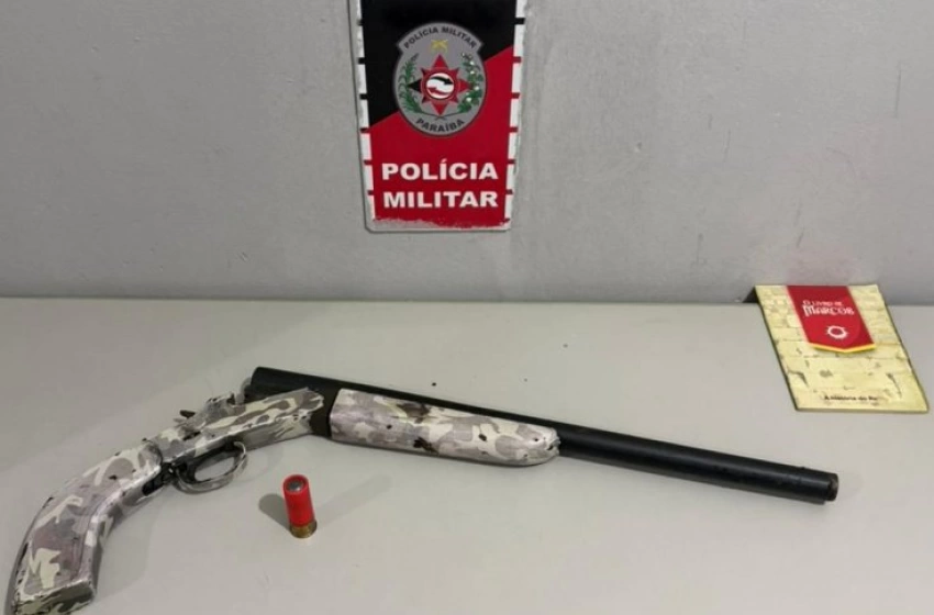 Imagem Espingarda apreendida pela polícia militar em Santa Rita 