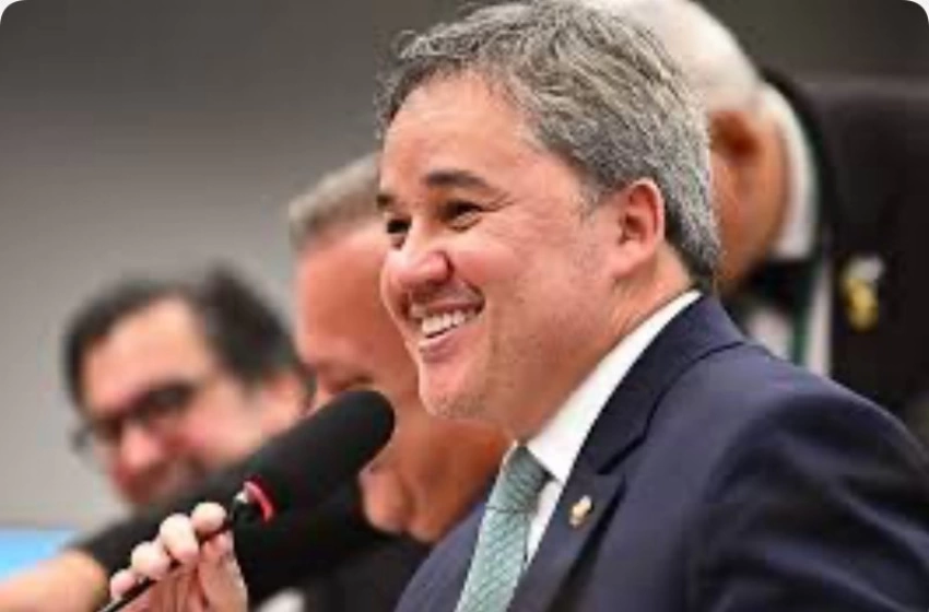 Imagem Senador, Efraim Filho