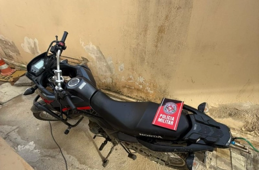 Imagem Polícia militar recupera motocicleta usada em homicídio em Brejo do Cruz