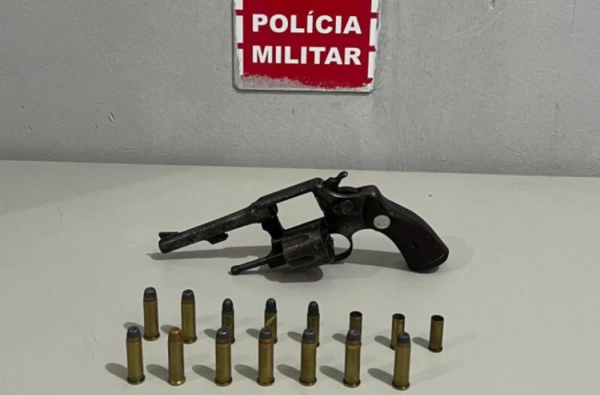 Imagem Arma e munições apreendidas em ação da PM