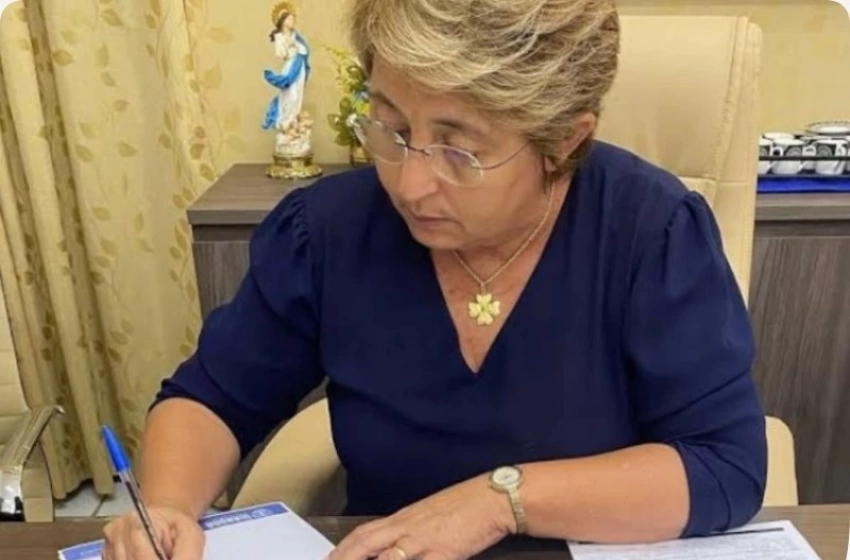 Imagem Prefeita, Leninha Romão 