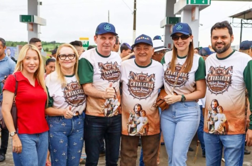 Imagem Chico Mendes prestigiando tradicional Cavalgada de São José de Marimbas