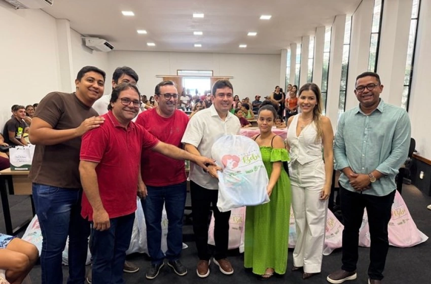 Imagem Entrega de aparelhos auditivos, enxovais e óculos