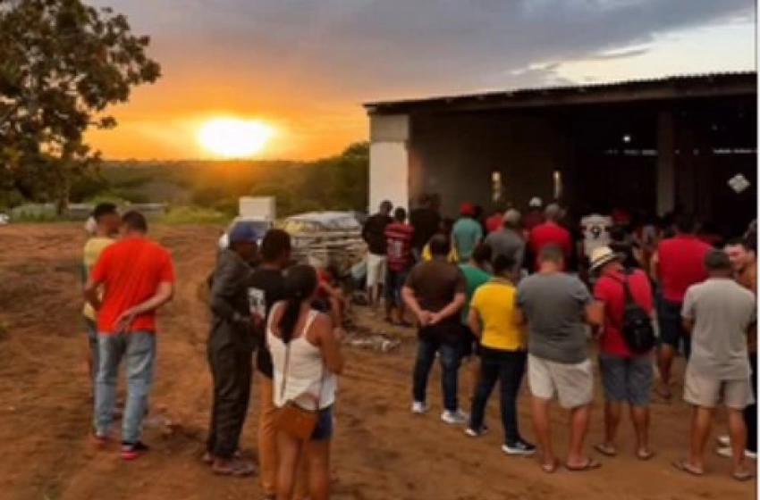Imagem Reunião com associados da Colônia de Pescadores Z-21