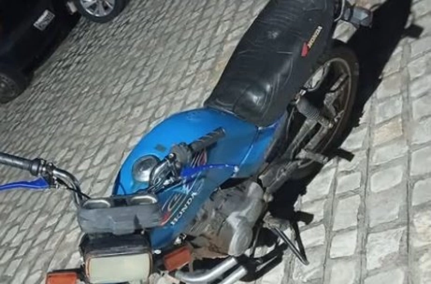 Imagem Motocicleta apreendida pela polícia militar em Uiraúna 