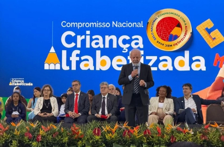 Imagem Brasil  bate meta de alfabetização na idade certa para 2025, atingindo 66%