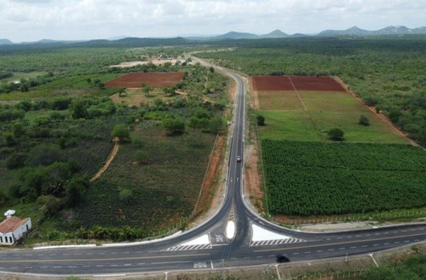 Imagem Pavimentação de rodovia vicinal entre Boqueirão e distrito em Barra de Santa Rosa em fase de conclusão