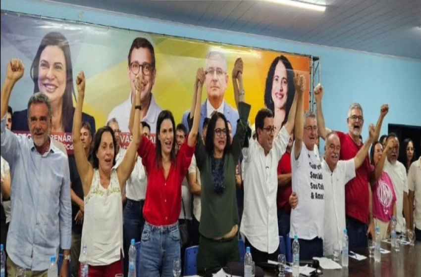 Imagem Ato de filiação de Gervásio ao PCdoB