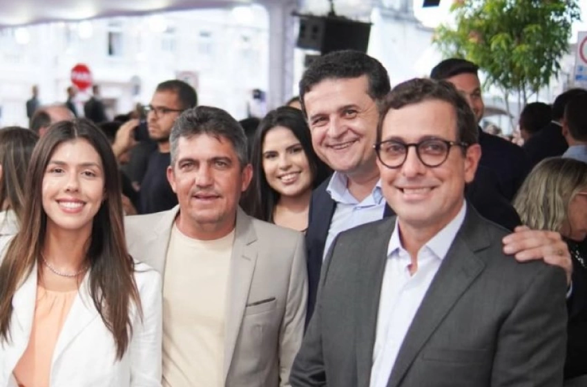 Imagem Gervásio Maia na posse de Lucas Ribeiro