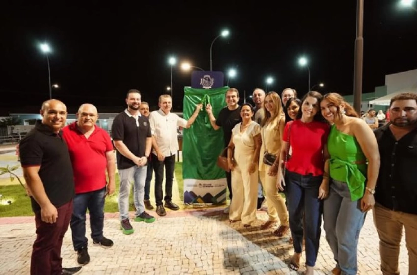 Imagem Entrega de nova praça em São José de Piranhas
