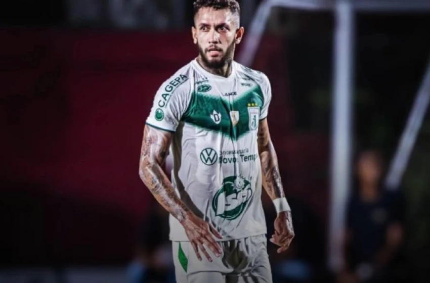 Imagem Diego Viana, meio-campista do Sousa