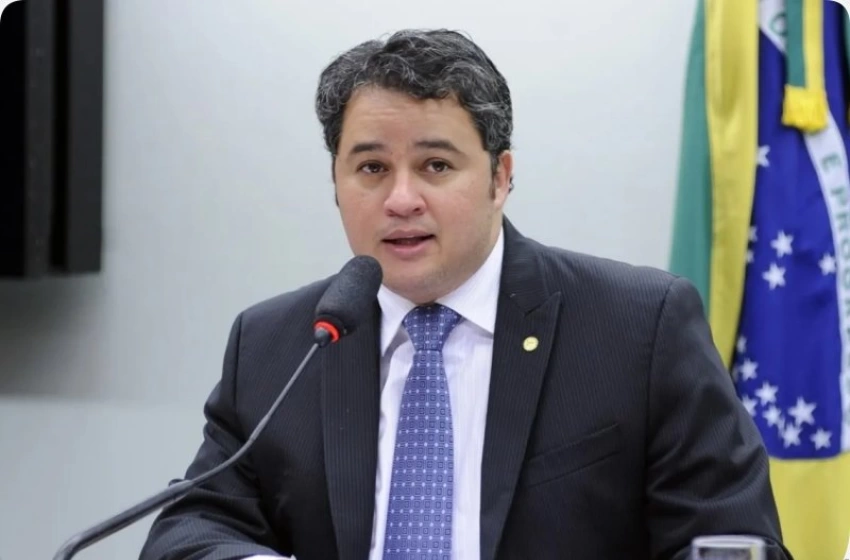 Imagem Efraim Filho - Presidente do PL na PB