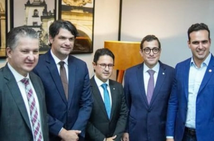 Imagem Gervásio Maia na posse de novos Procuradores de Justiça