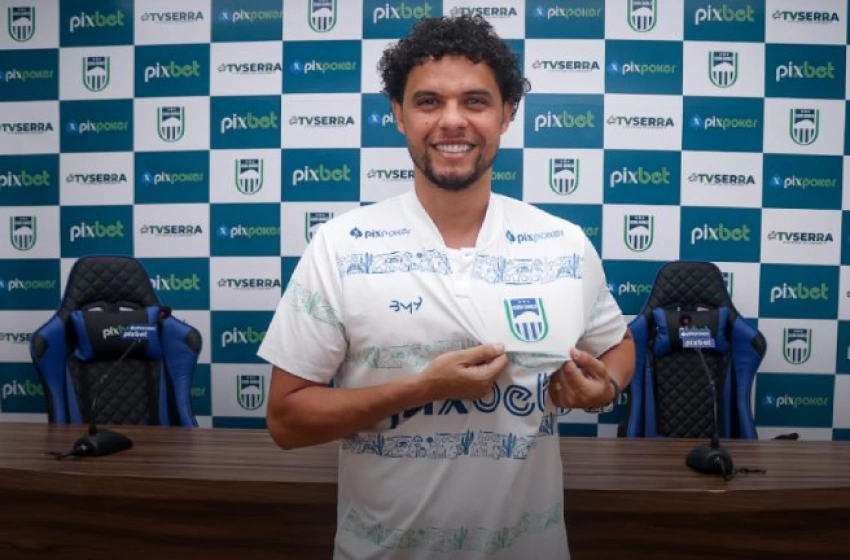 Imagem Lateral-direito Victor Ferraz