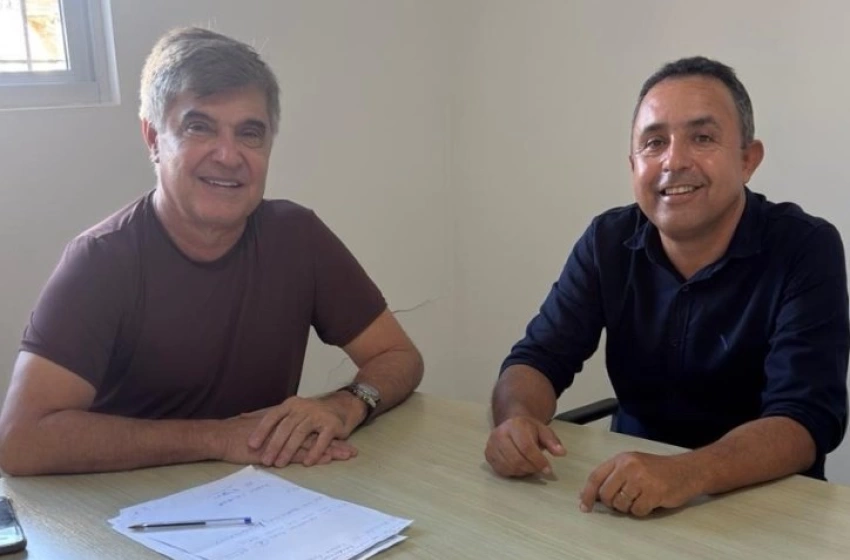 Imagem Deputado federal Wellington Roberto e o prefeito de São Vicente do Seridó, Erivam de Biu