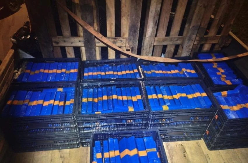 Imagem Apreensão de cerca de 1 tonelada de entorpecentes 