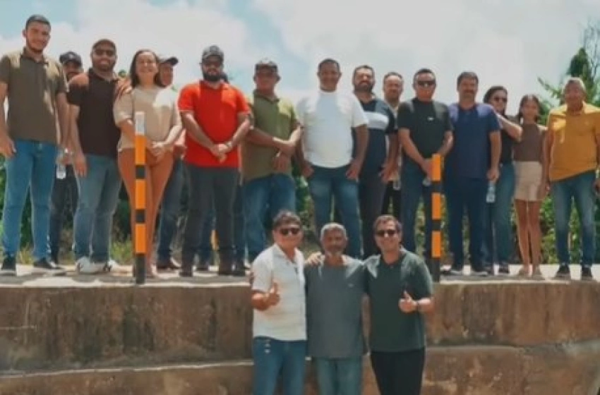 Imagem Deputado federal Gervásio Maia em visita ao município de Jericó 