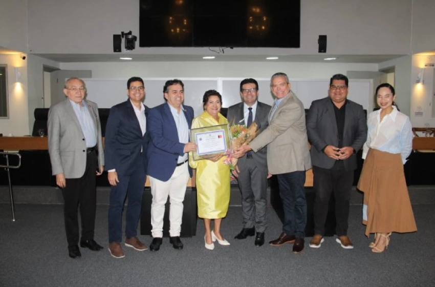 Imagem Cidadania Paraibana à psicóloga Rosa Batista