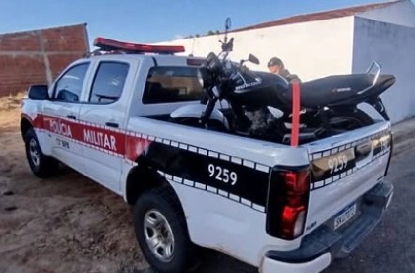 Imagem Moto recuperada pela Polícia Militar em Águiar 