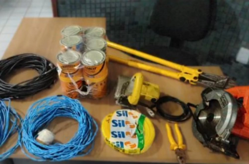 Imagem Material recuperado pela PM