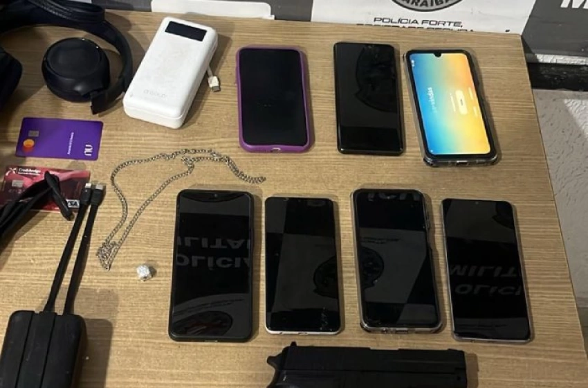 Imagem Vários celulares roubados recuperados
