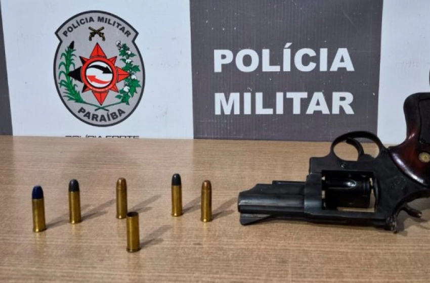 Imagem Arma e munições apreendidas em ação da PM