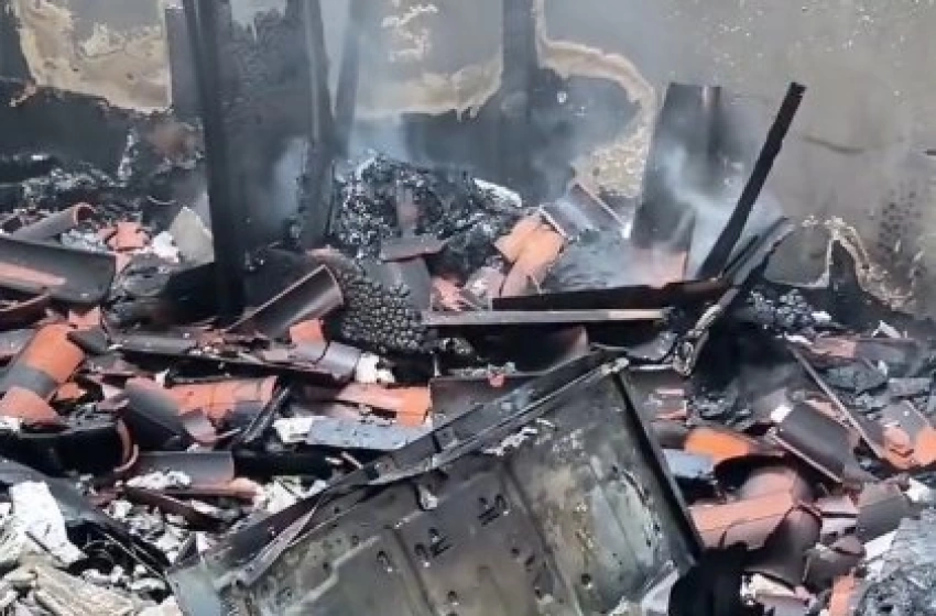 Imagem Imagens do incêndio em residência no bairro Raquel Gadelha, em Sousa