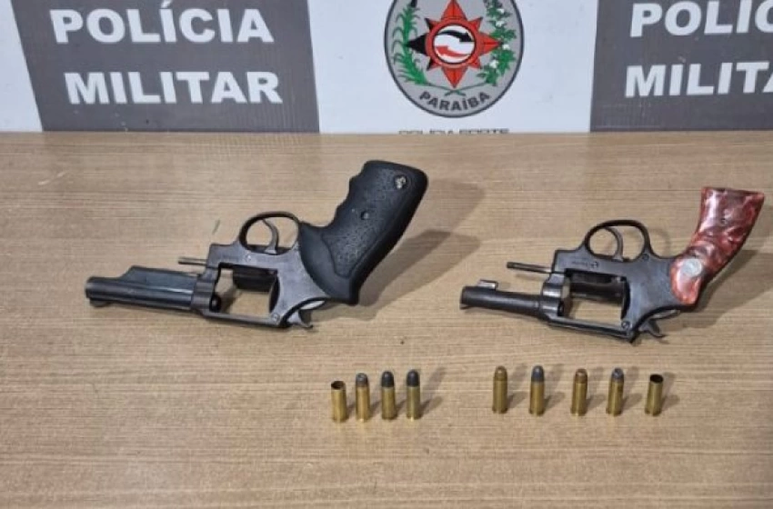 Imagem Armas e munições apreendidas pela Polícia Militar
