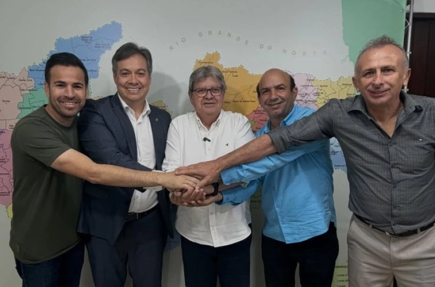 Imagem Júnior Araújo, João Azevêdo e lidernças de Junco do Seridó 