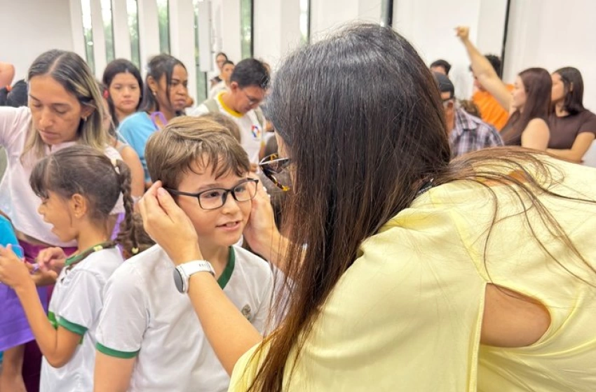 Imagem Entrega de óculos gratuitos a alunos da rede municipal de ensino