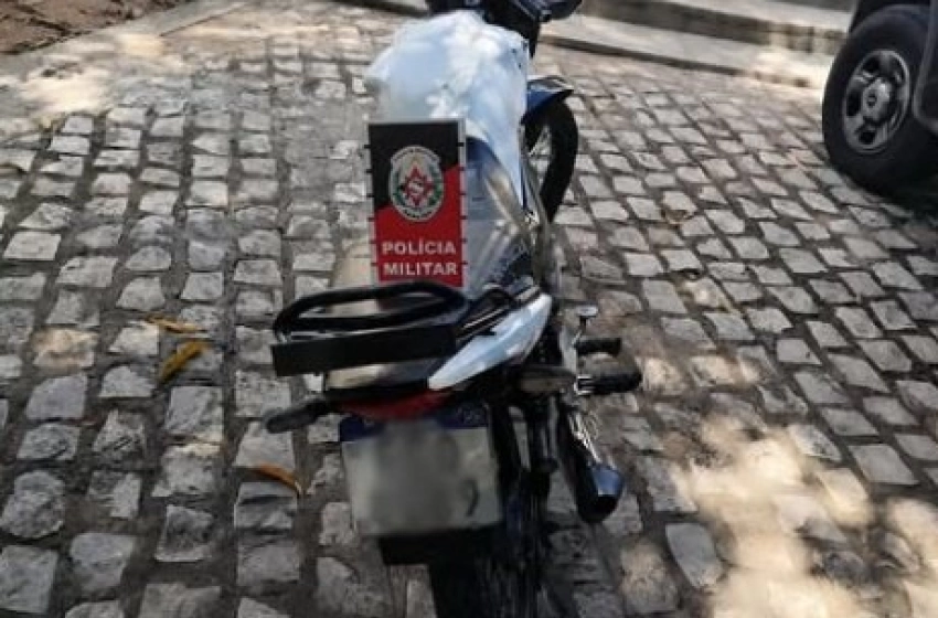 Imagem Moto com suspeita de clonagem apreendida em Monte Horebe 