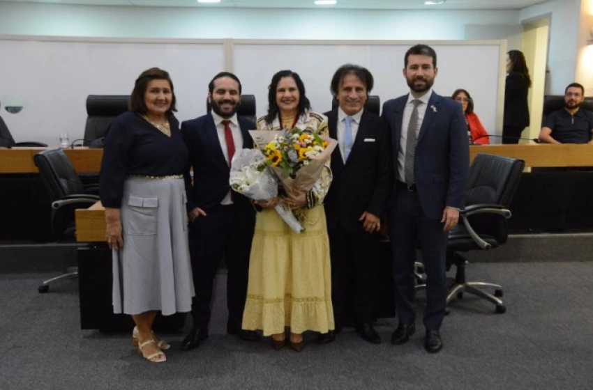 Imagem Homenagem professora Hélcia Macedo Diniz