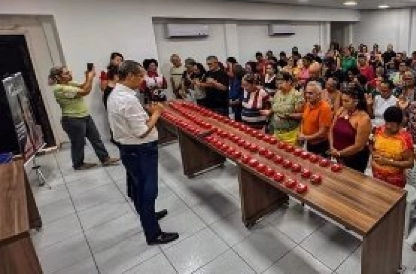 Imagem Entrega de próteses dentárias por meio do Projeto Sorriso Vivo II