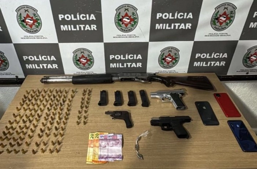 Imagem Armas e munições apreendidas pela Polícia Militar