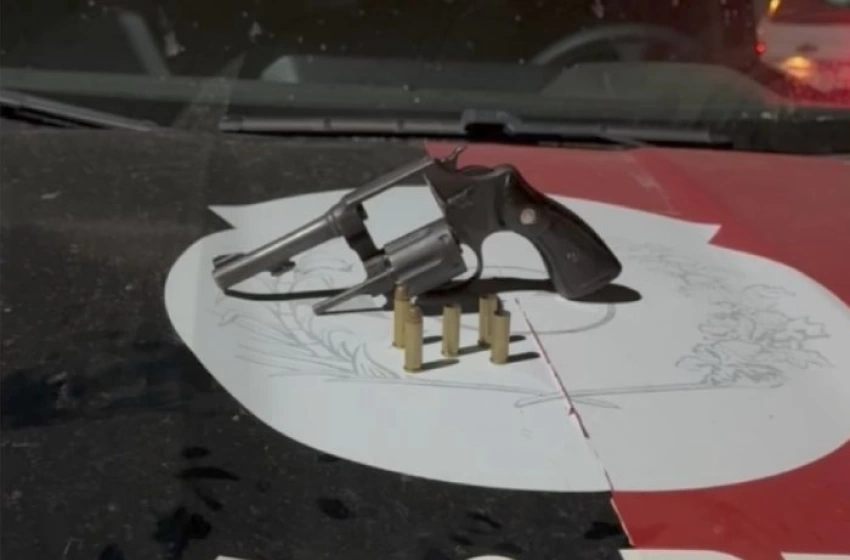 Imagem Arma e munições apreendidas em ação da PM
