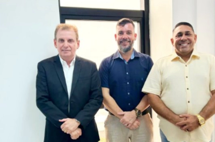 Imagem Deputado Chico Mendes e o prefeito de Aparecida, João Neto na Seplag