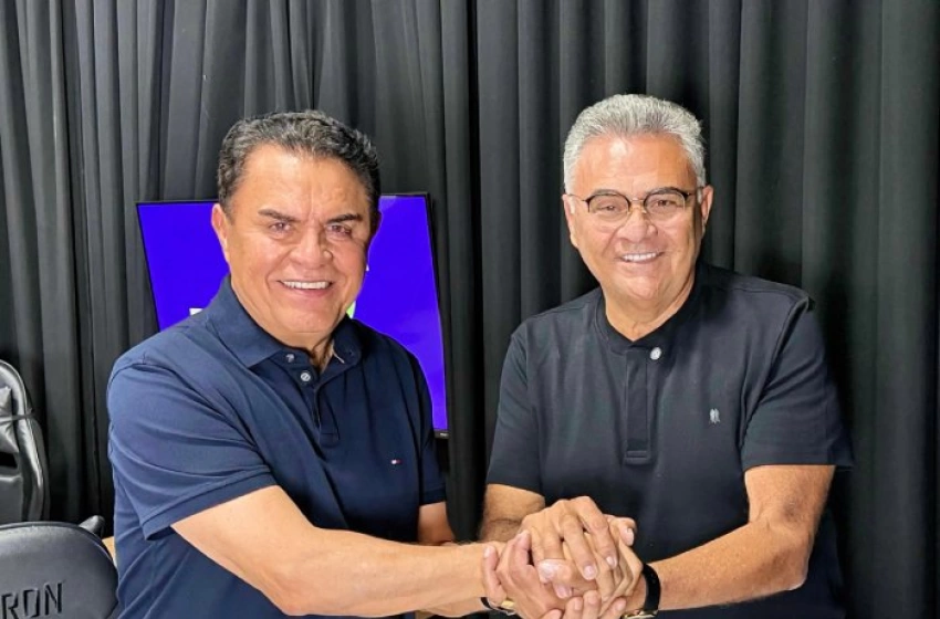 Imagem Márcio Roberto oficializando apoio a Wilson Santiago em São Bento