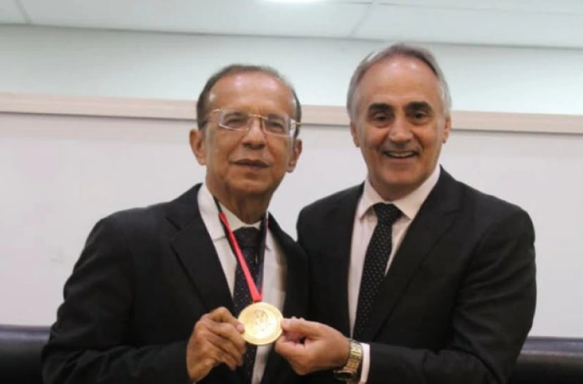Imagem Medalha de mérito ao jornalista Hermes de Luna