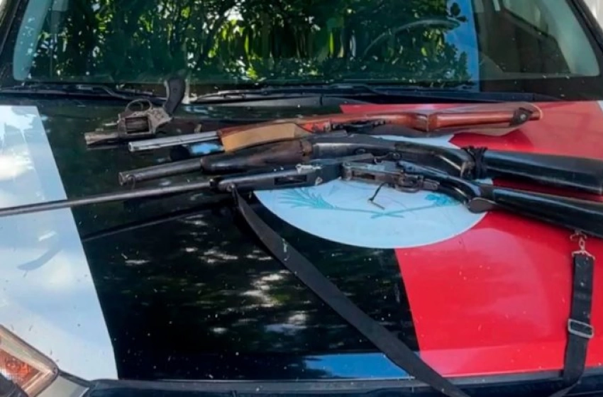 Imagem Armas de fogo apreendidas pela polícia militar em Santa Rita 