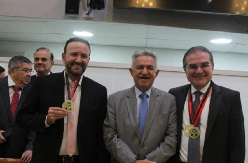Imagem Homenagem aos advogados Allisson Carlos Vitalino e Solon Henriques de Sá e Benevides