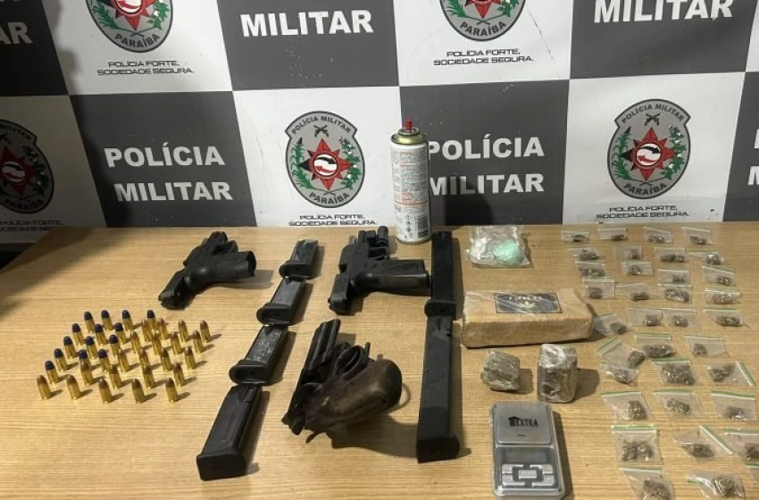 Imagem Armas e drogas apreendidas em ação policial na Capital 