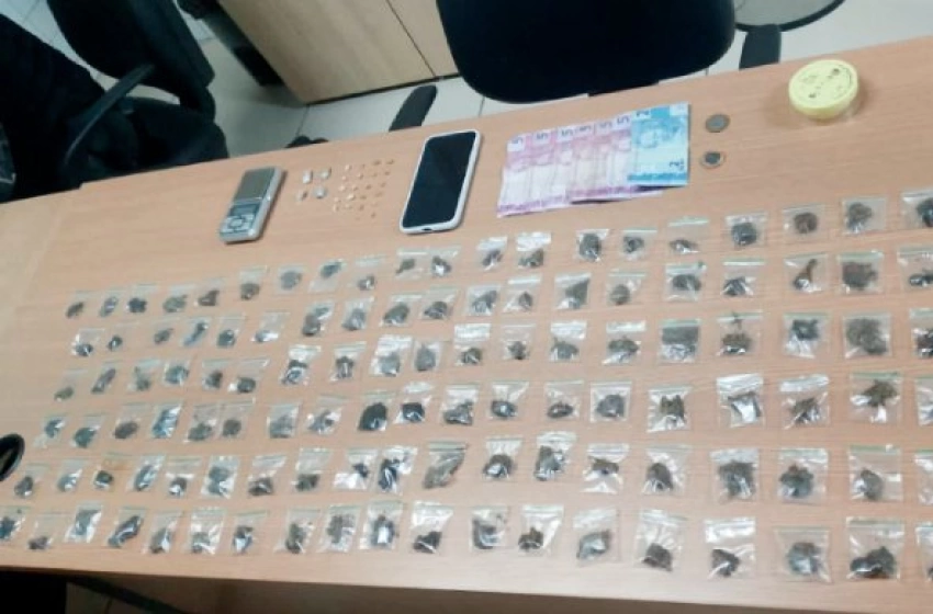 Imagem Material ilícito apreendido em ação da Polícia Militar