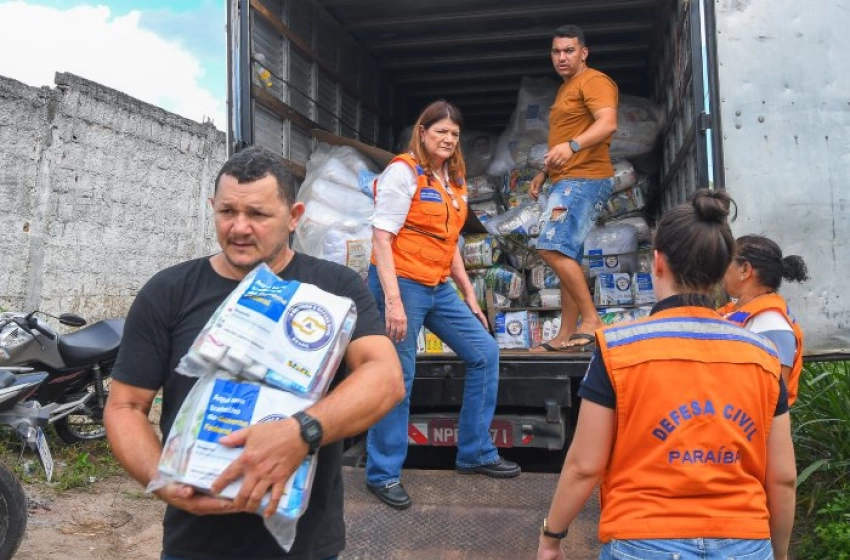 Imagem Entrega de ajuda humanitária aos atingidos pelas chuvas