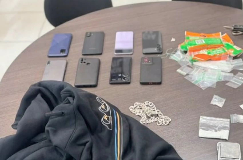 Imagem Material ilícito apreendido com trio suspeito de sequestrar casal