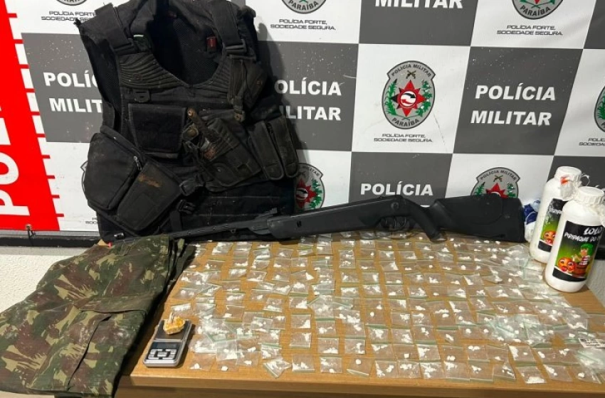 Imagem Drogas apreendidas pela Policiais de Policiamento de Choque, no bairro Padre Zé, em João Pessoa
