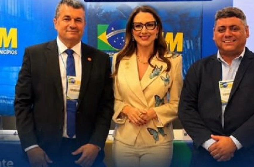 Imagem Prefeito de Vieirópolis, Thially Aristóteles cumprindo agenda administrativa