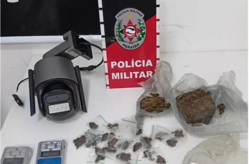 Imagem Material ilícito apreendido em ação da PM