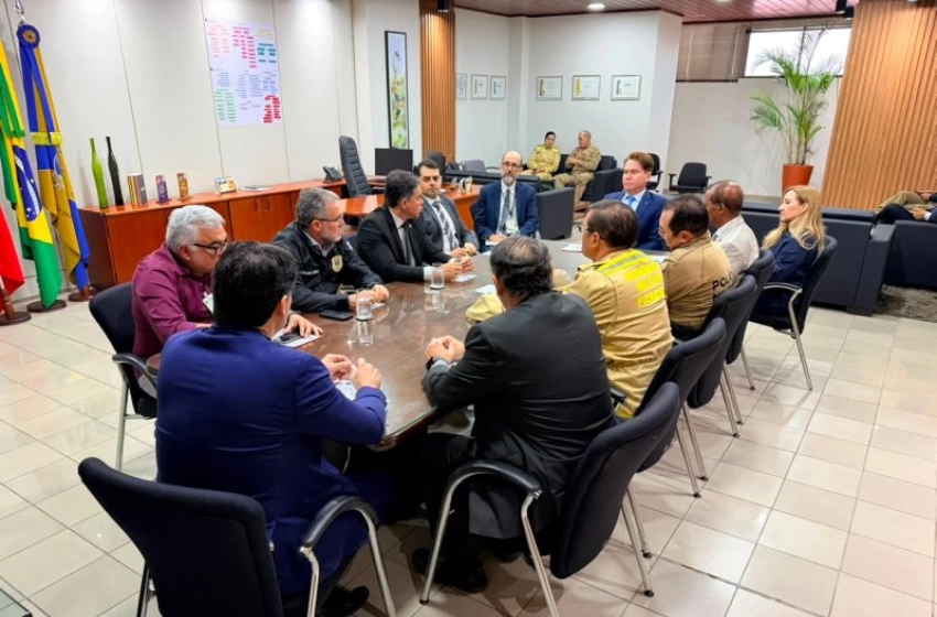 Imagem Reunião entre o secretário da Segurança e da Defesa Social da Paraíba e o presidente do TRE-PB