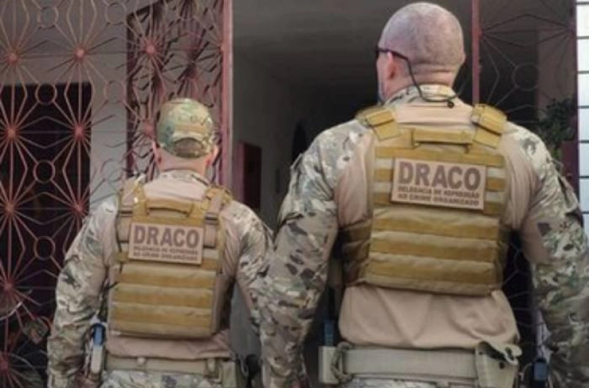 Imagem Apreensão de quatro pessoas e apreensão de armas