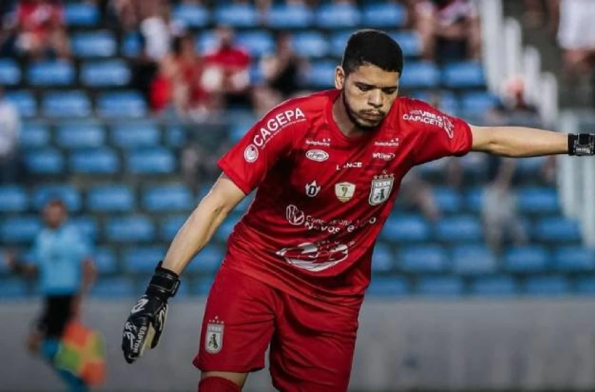 Imagem Goleiro João Vitor, de 25 anos, ex-Sousa